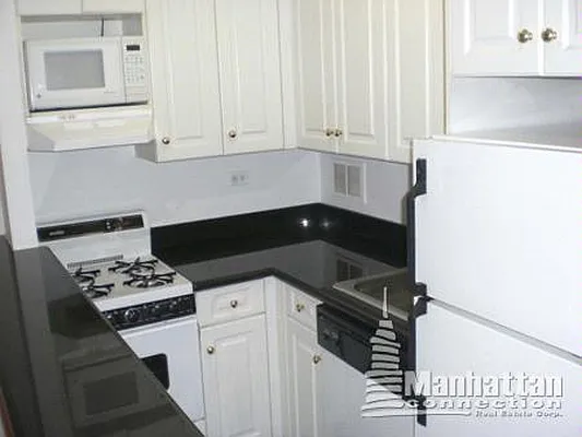 Rented by Manhattan Connection | media 12