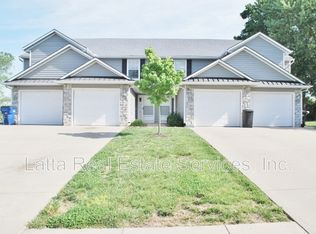 3213 SW Iron Creek Dr, Blue Springs, MO 64015