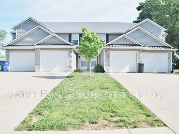 3213 SW Iron Creek Dr, Blue Springs, MO 64015