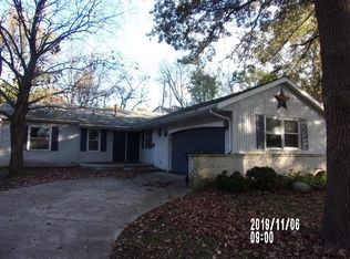 1226 Searle Dr, Normal, IL 61761