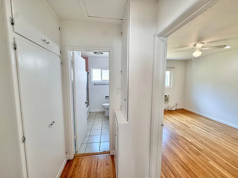 3345 Mentone Ave — Photo 11