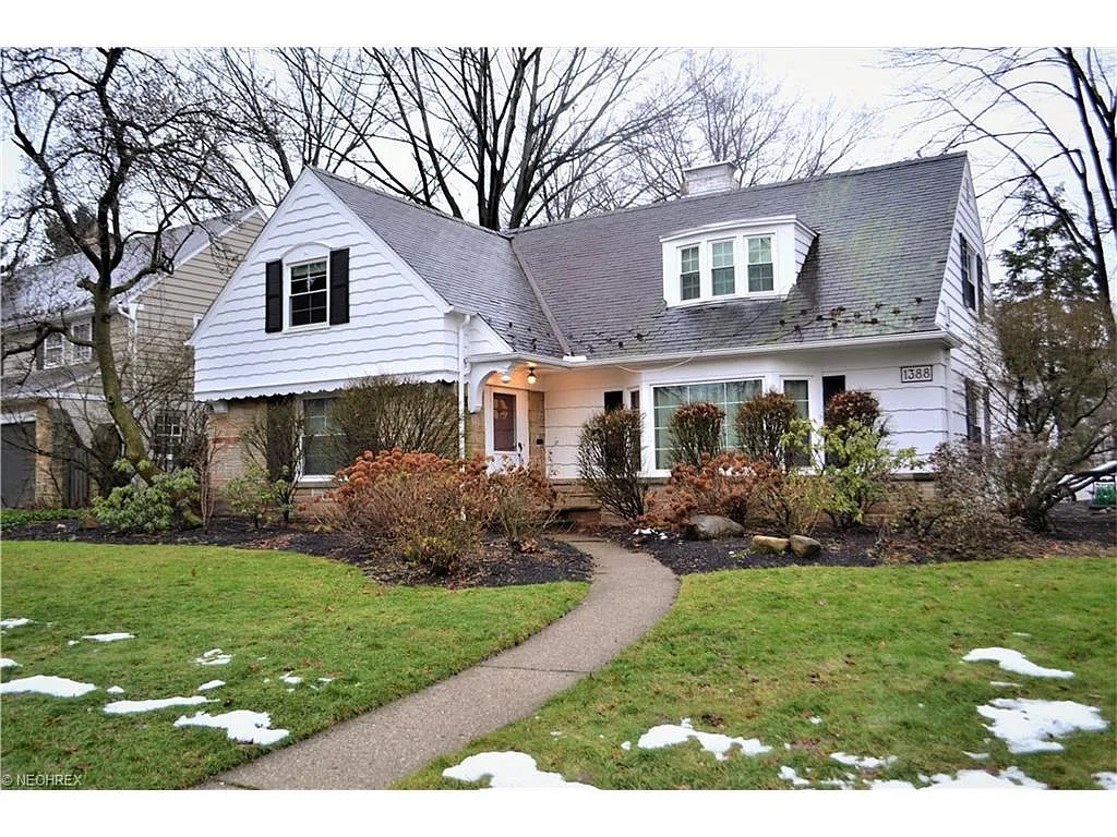 1388 Blackmore Rd photo 1