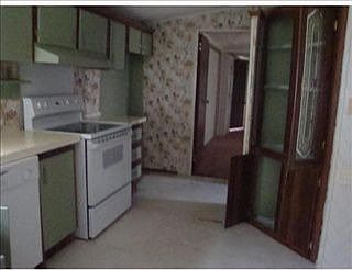 2nd image of 210 Hollywood Park Dr