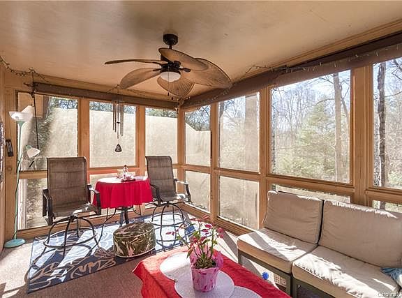 4th image of 646 E Sunset Dr