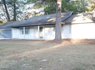 104 Belaire Dr, Pearl, MS 39208