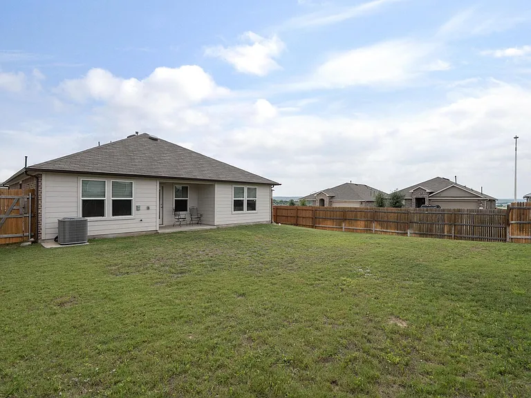 205 Bethpage Dr — Photo 26