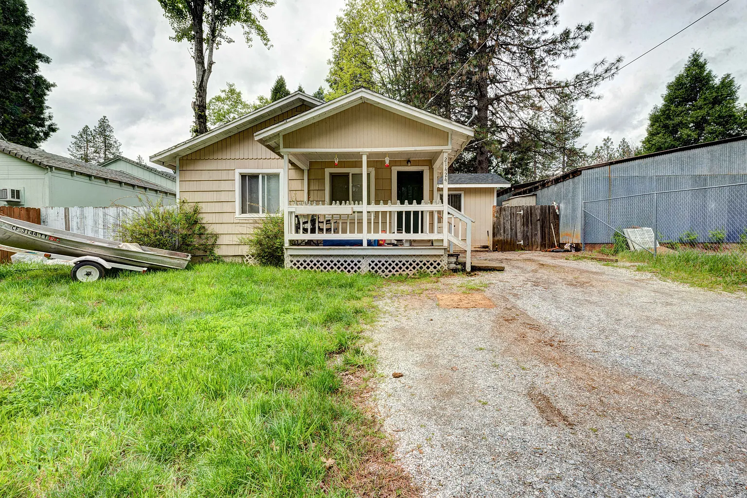 21423 Main St photo 1