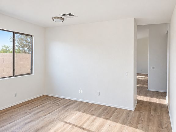 3rd image of 3732 W Glass Ln