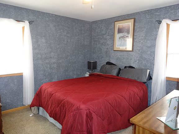 4th image of 2405 Margaretha Ave