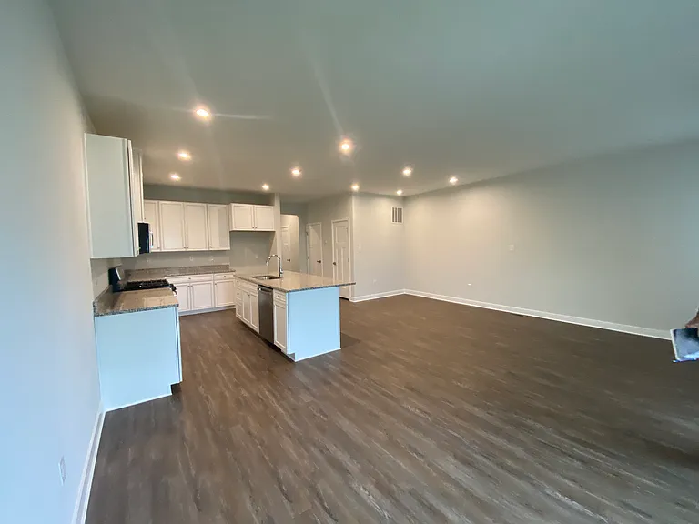 511 Swansea Dr — Photo 23