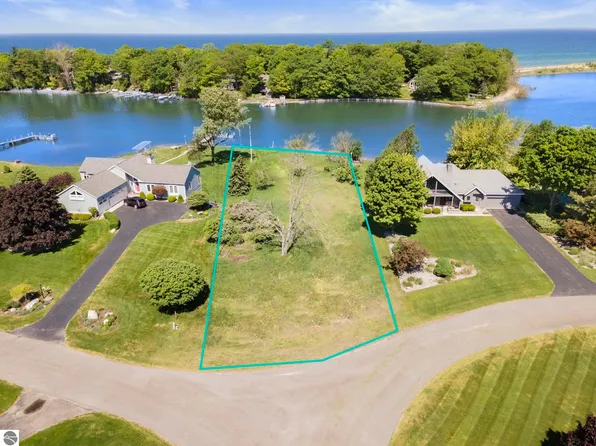0 Grebe St, Arcadia, MI 49613