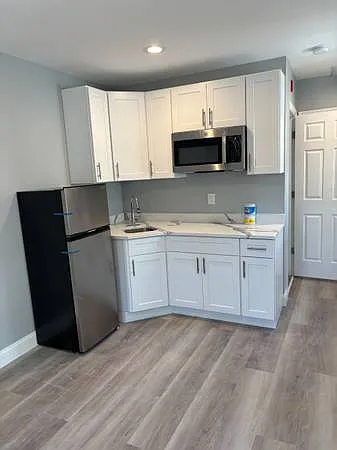 425 S 43rd St #3R Photo 1