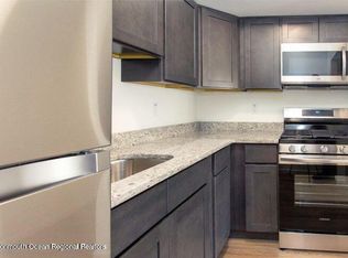 88 Diane Dr, Tinton Falls, NJ