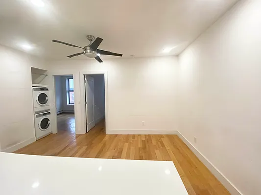 Rented by EastMount Realty LLC | media 28