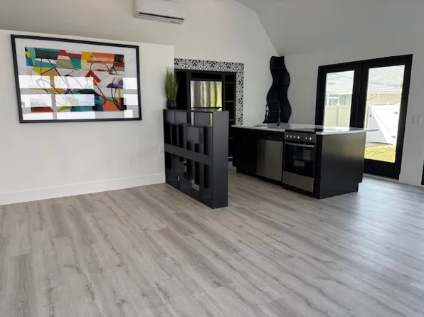 (undisclosed Address), Naples, FL 34108