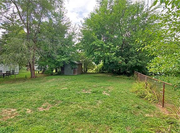 3rd image of 1248 Desiax Ave
