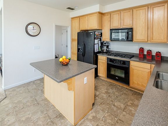 4th image of 17 Stony Hill Pl
