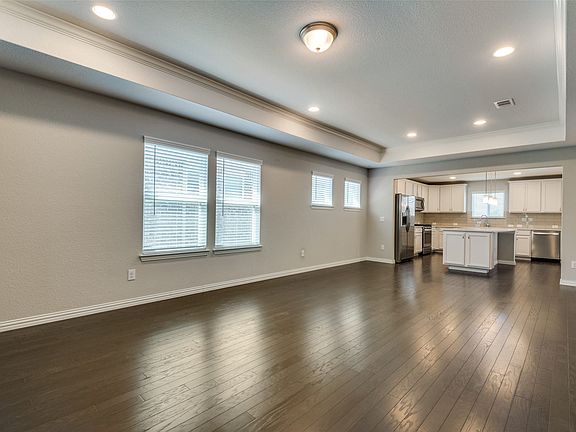 3rd image of 7608 Parade Dr