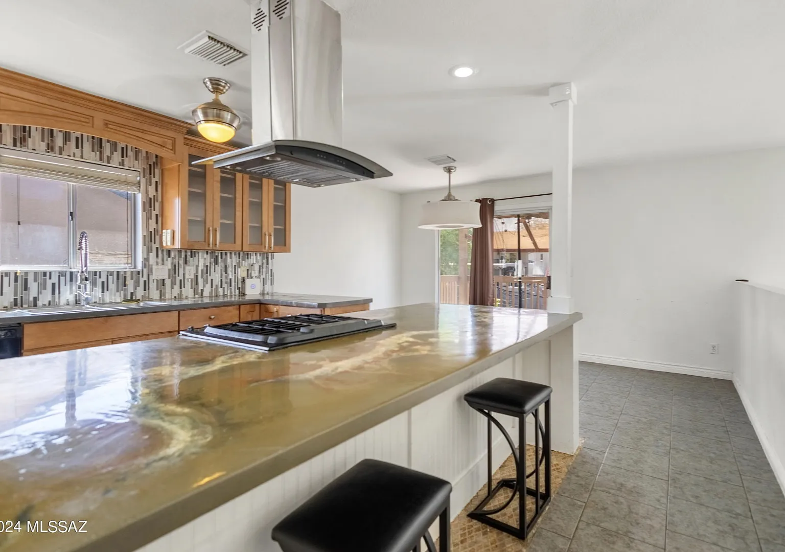 4 bed, 2399 sqft, $599 — Photo 1