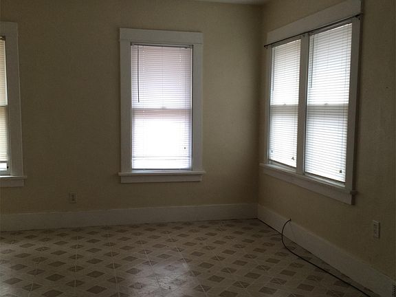 2nd image of 205 Maplewood St