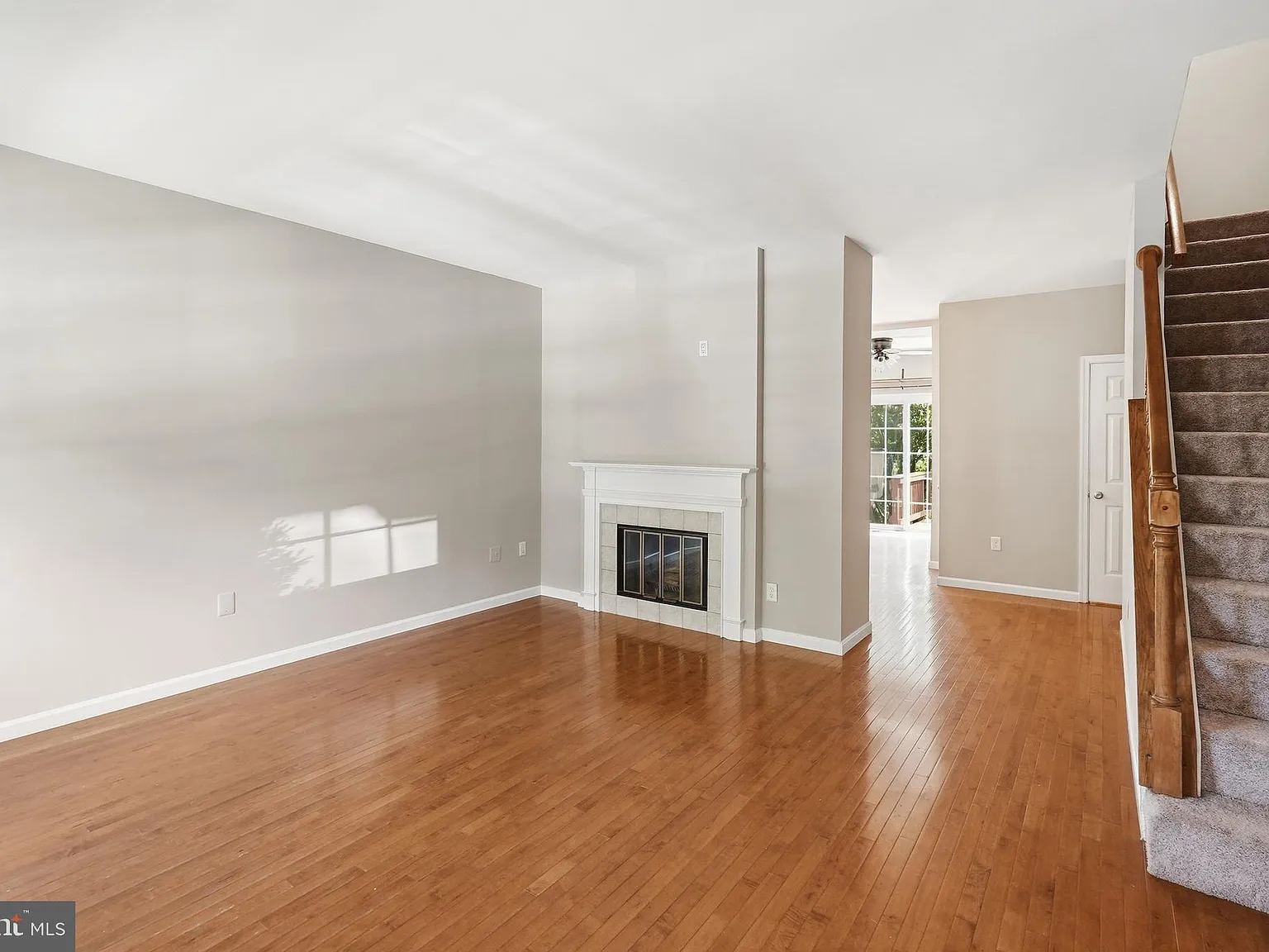 2 bed, 3.5 bath, 1474 sqft, $3,000 — Photo 4