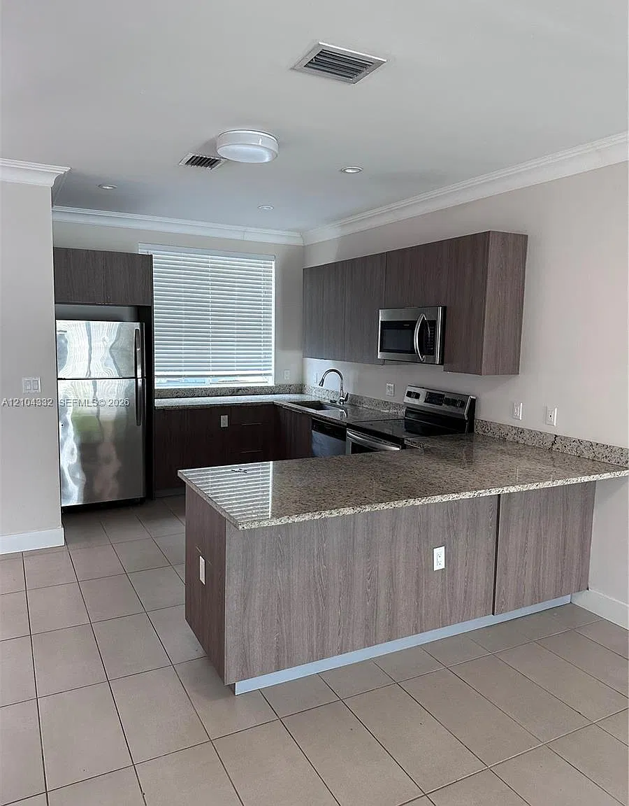 East Of 5th Townhomes — Photo 1