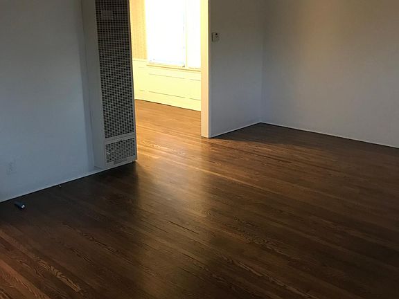 4th image of 818 N Adams St