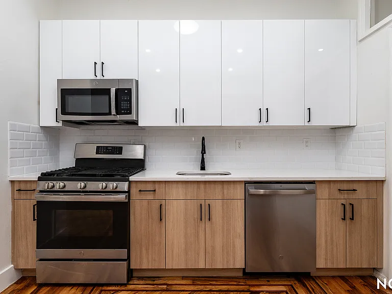 88 Menahan St #1L — Photo 5