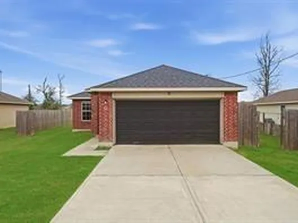 47 Road 5103, Cleveland, TX 77327