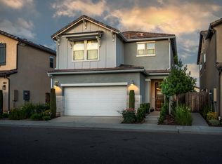 2760 N Sophie Dr, Fresno, CA 93727