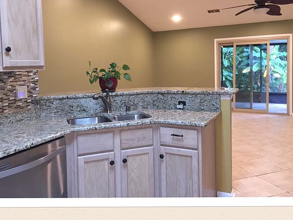 3rd image of 3841 Ashglen Dr E