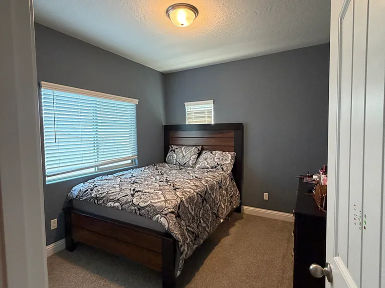 3486 N Clover Ave — Photo 19