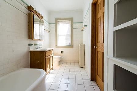 5th image of 8009 S Maryland Ave #2192564