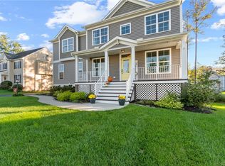 11218 Longtown Dr, Midlothian, VA 23112