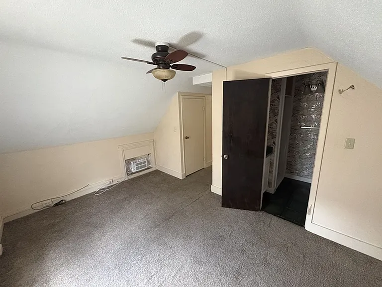 931 S 4th St #UPSTAIRS — Photo 6