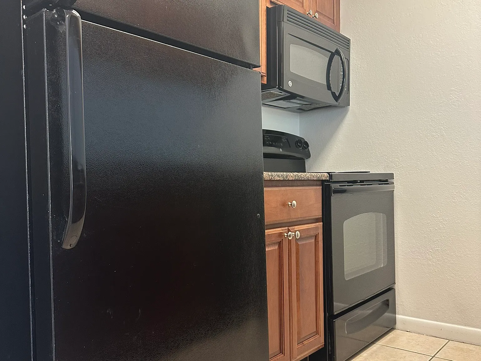 2 bed, 884 sqft, $1,700 — Photo 1