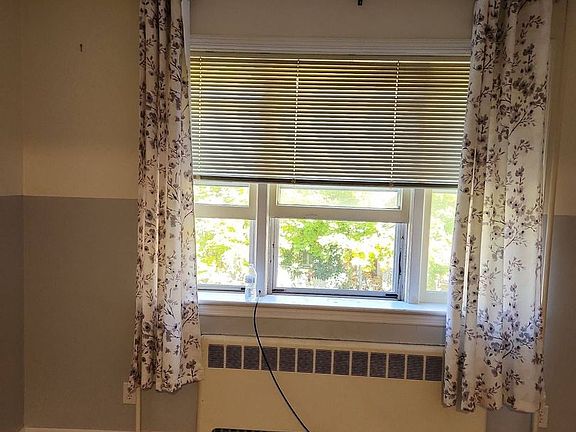 5th image of 530 High St APT 26