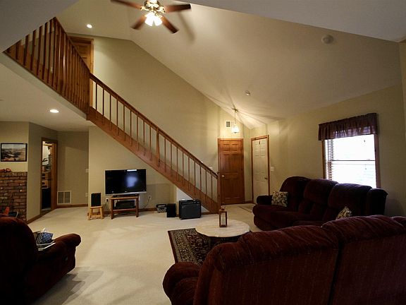 3rd image of 274 Horicon Ave