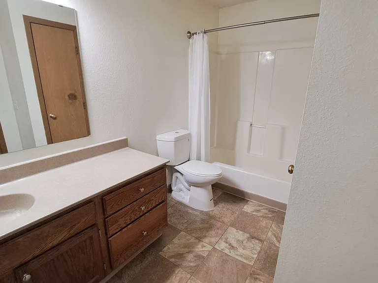 Woodland Park Apartments — Photo 49