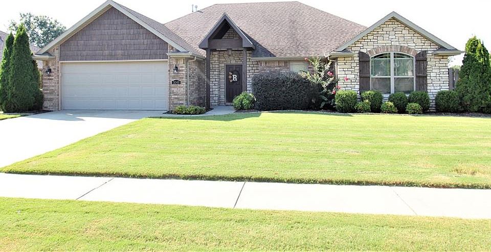 1st image of 3045 W Miramar Dr
