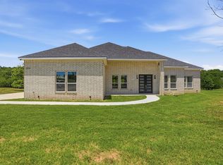 2304 Candlestick Dr, Granbury, TX 76049