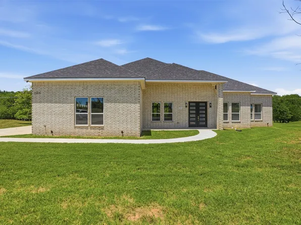2304 Candlestick Dr, Granbury, TX 76049
