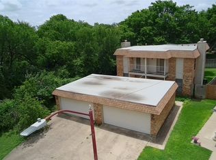 2103 Mistletoe Ave, Fort Worth, TX 76110