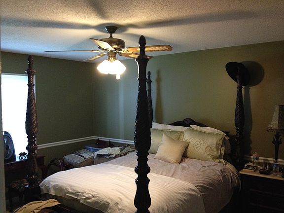 3rd image of 1015 Sheila Ct