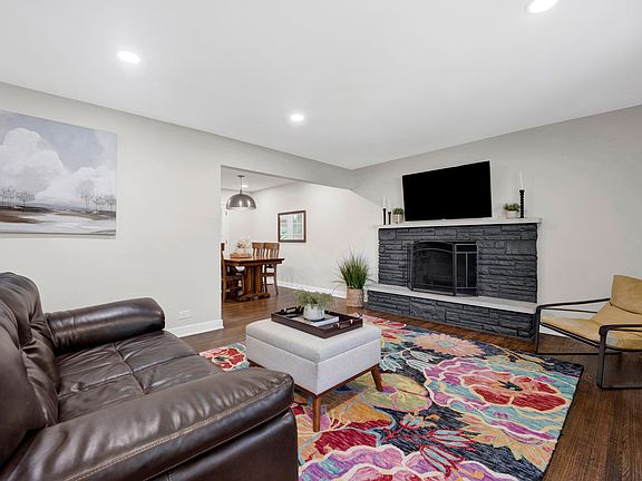 3rd image of 141 Adler Dr