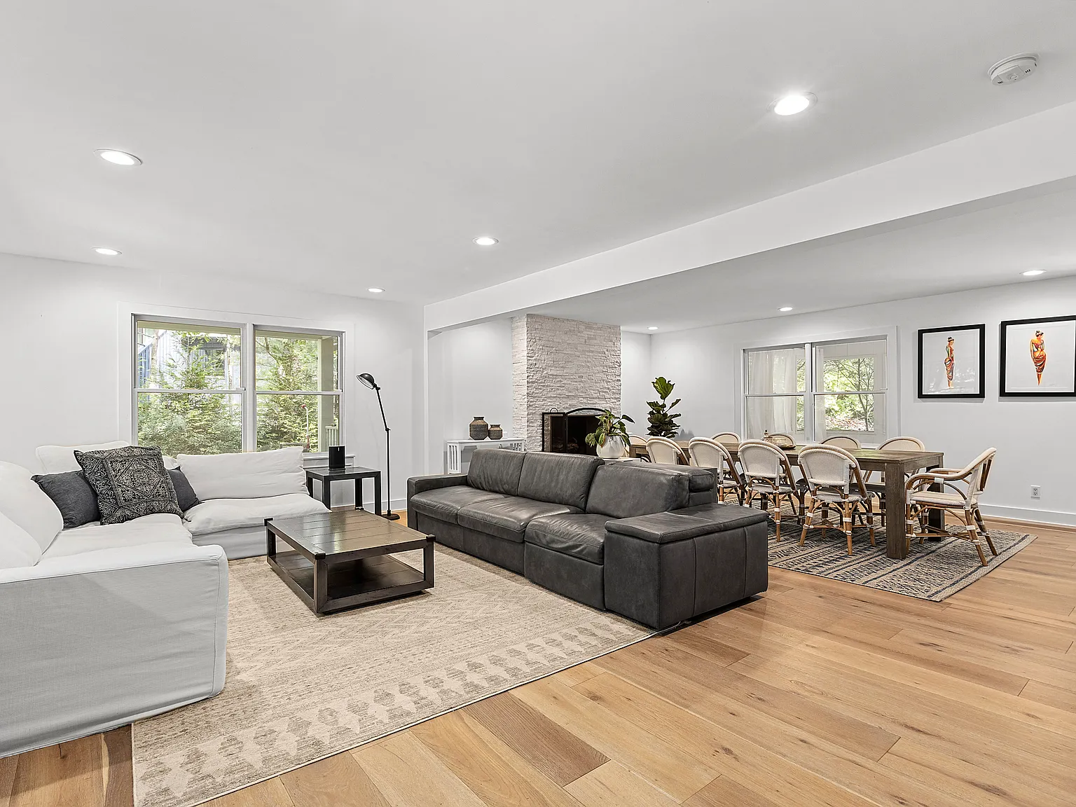 East Hampton 6 Bed Oasis With Water Access — Photo 2