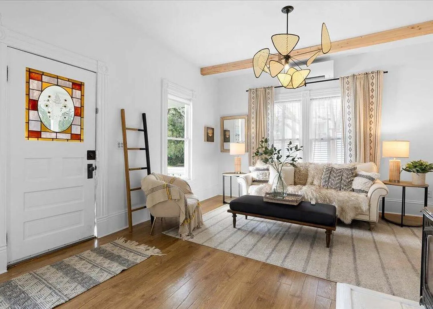 Charming Victorian cottage with Airstream office near Downtown Ashland! — Photo 2
