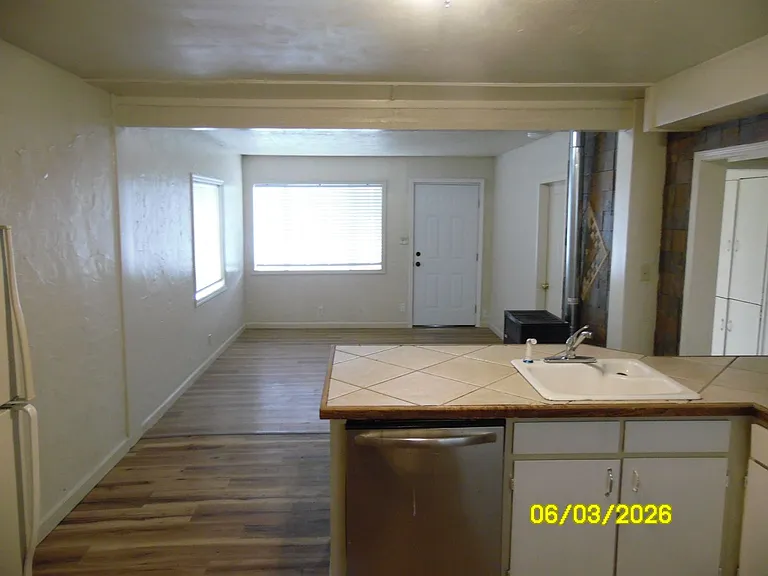 697 W 13th St — Photo 15