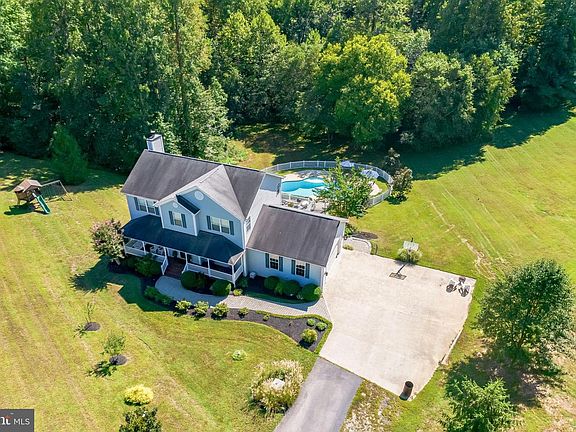5th image of 65 Aspen Woods Dr