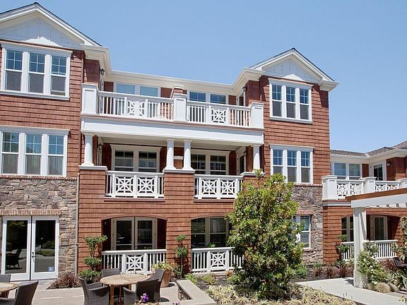 2nd image of 388 Camellia Cir